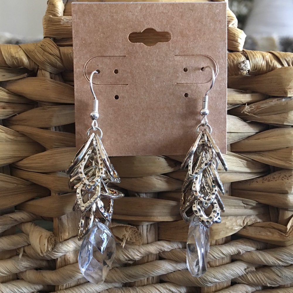 Elegant faceted clear glass chandelier earrings